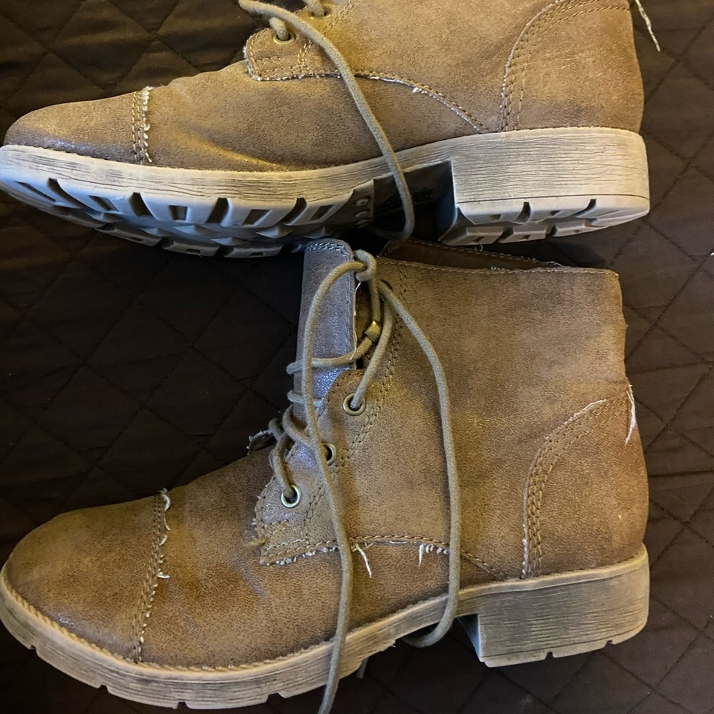 Forever 21 Old style women’s Boots Cheap 8.5
